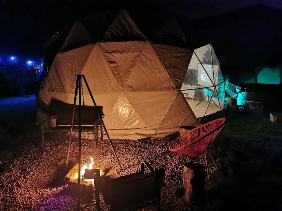 Appartamento Lincoln Star Dome, Hot Tub, Bbq Langworth Esterno foto